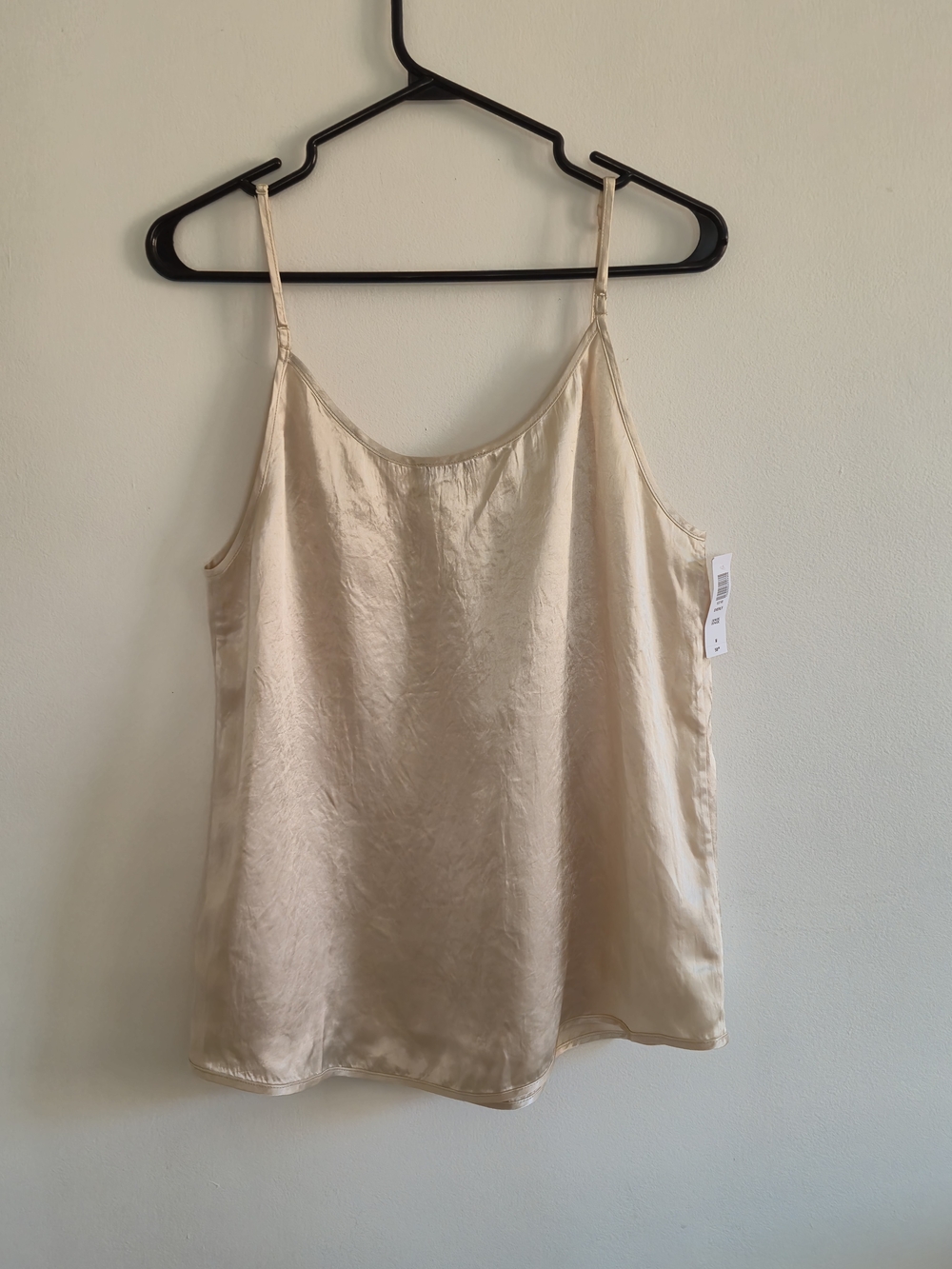 NWT Aritzia Babaton Everly Camisole Hammered Satin Champagne Denude Medium